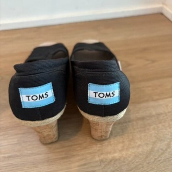 Toms Sandals Black Cork Wedges Shoes Size 7 - Picture 3 of 6